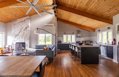 Narrowsburg Apartment | Jay`s Big Sky