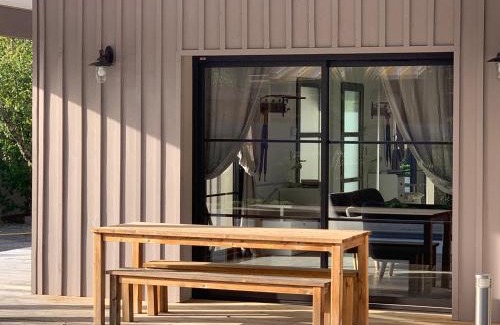 Lege-Cap-Ferret House | JC FERRET