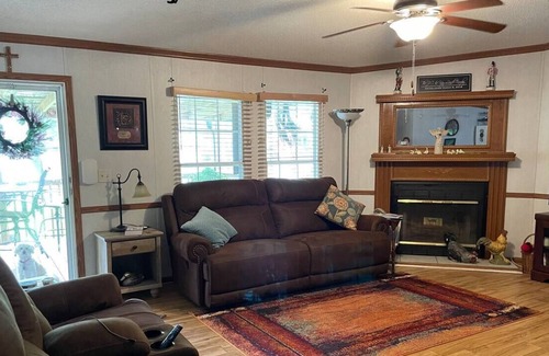 Negreet House | JC's Eagle View Lodge