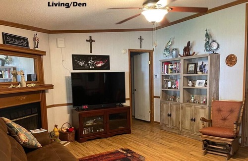 Negreet House | JC's Eagle View Lodge