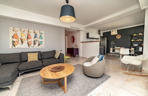 Lazaret Apartment | JdV Holidays Apartment Silene - top floor with terrace and great views over port
