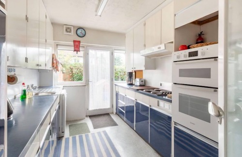 Coombe Vale House | Jeanettes by Interhome