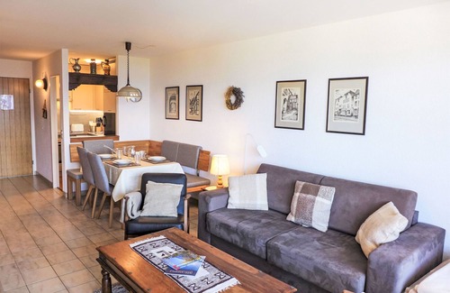 Montana Apartment | Jeanne D'Arc Apt. H2-49 by Interhome
