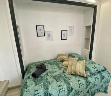 Quartier Vieux Marche-Cathedrale Apartment | Jeanne d’Arc