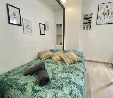 Quartier Vieux Marche-Cathedrale Apartment | Jeanne d’Arc