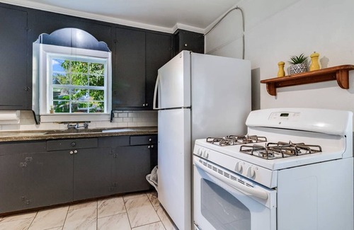 Freetown - Port Rico Apartment | Jefferson Flat - Master Room