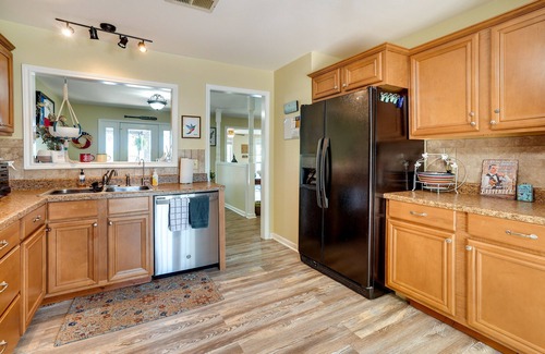 Jefferson House | Jefferson Vacation Rental on Lake O' the Pines!
