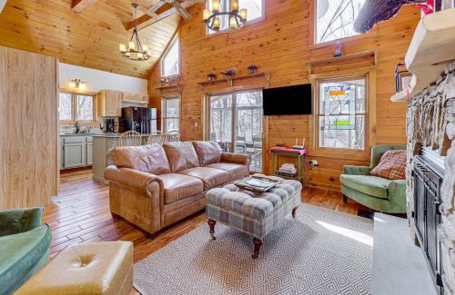 Jeffersonville House | Jeffersonville Home with Deck Near Hiking and Climbing