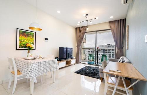 Bach Dang Riverside Apartment | JENNIFER HOUSE #Pool A37