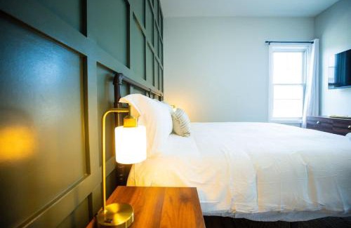 Federal Hill Apartment | Jennifer's Comfy & Stylish Broadway Escape