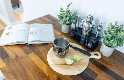 Federal Hill Apartment | Jennifer's Comfy & Stylish Broadway Escape