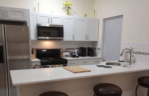 Greenville House | Jersey City Home Away from Home with PARKING!