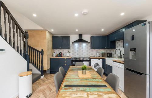 Hanham House | Jersey King, Stylish house with WIFI
