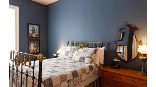 Cimarron Hotel | Jesse James - Historic Hotel