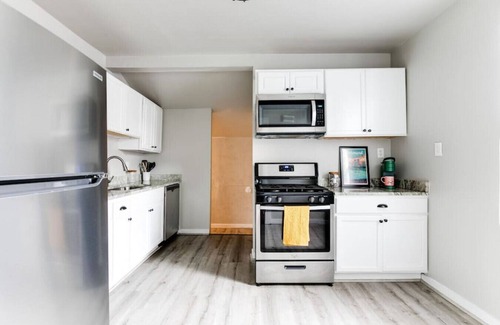 Mosby House | Jeter, 3328 Jeter Avenue