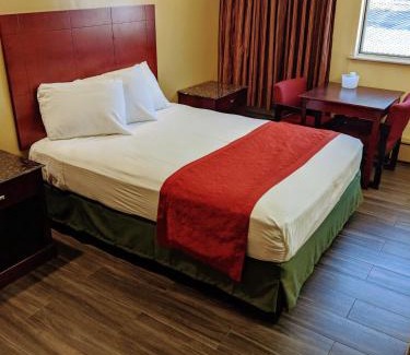 Queens Hotel | Jets Motor Inn