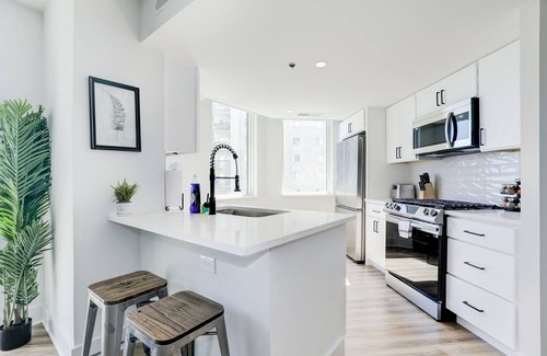Crystal City Apartment | Jetsetter's 2BR Hub Between DC & Airport