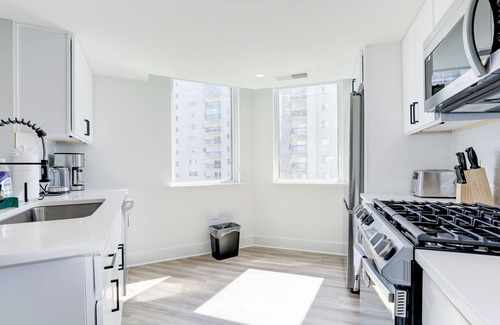Crystal City Apartment | Jetsetter's 2BR Hub Between DC & Airport