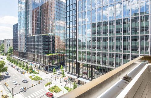 Crystal City Apartment | Jetsetter's 2BR Hub Between DC & Airport