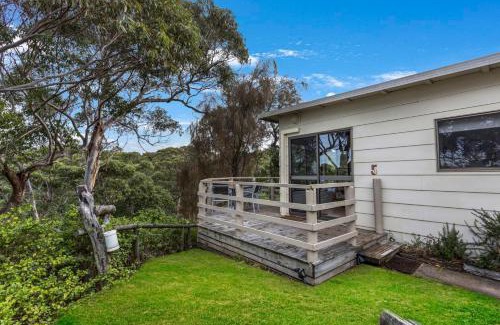 Nungurner House | Jetty View - Rosella Cabin