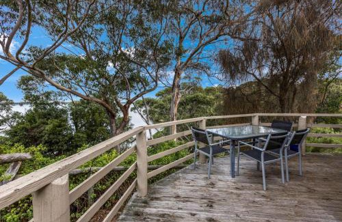 Nungurner House | Jetty View - Rosella Cabin