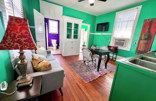 New Orleans Apartment | Jewel Box of the South in the heart of Mid-City
