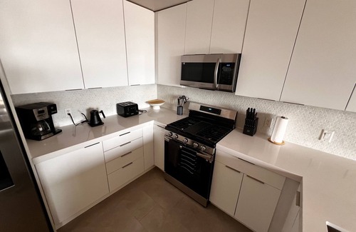 Downtown Las Vegas Condo | Jewel Condo In The Sky! Centrally Located Between Downtown Las Vegas & The Strip