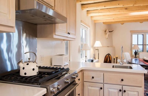 Northeast Santa Fe House | Jewel of Circle Drive