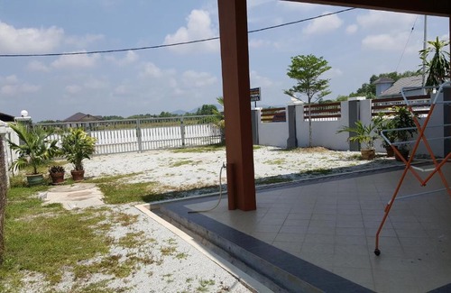 Kampung Bukit Tok Beng House | JF Wadi Sofea Homestay
