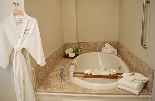High Point House | JH Adams Inn, Trademark Collection by Wyndham
