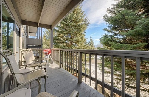 Teton Village Condo | JHRL - Rendezvous B3, Comfortable Slope-side Condo, Hot tub next door