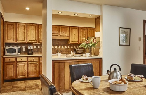 Teton Village Condo | JHRL - Teewinot B3, steps away from Moose Creek lift