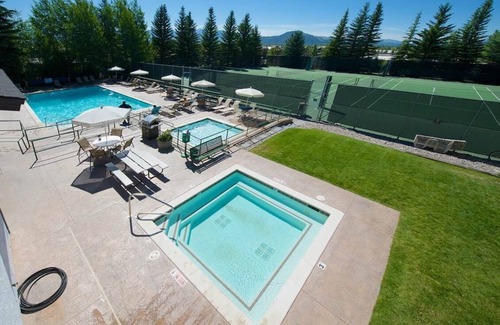 Teton Village Condo | JHRL - Tensleep A11 - Minimalist, modern slopeside condo