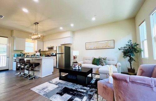 Alhambra House | Jie’s choice Hidden Gem new home 15mins to DT
