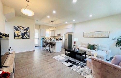 Alhambra House | Jie’s choice Hidden Gem new home 15mins to DT