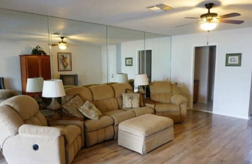 Lutz House | JIM MILLER 2 BDRM "ISLAND BREEZE" w/GOLFCART T-1