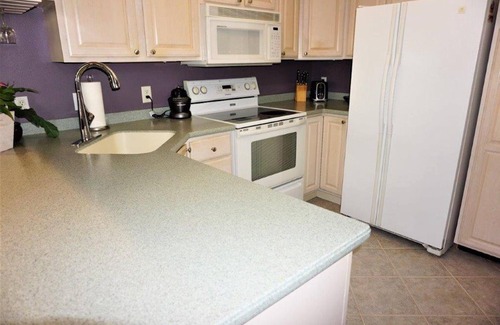 Paradise Lakes Condo | Jim Miller's R-5 with Office space