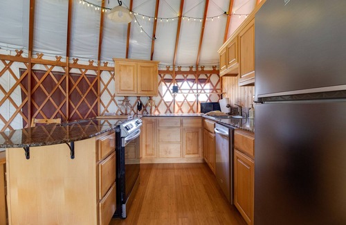 Sisters Apartment | JJR Private Yurt with full bathroom, mountain views,