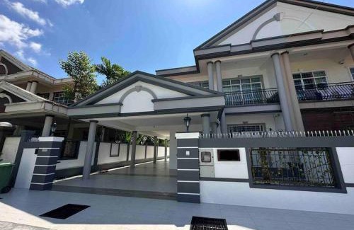 Kuching House | Jk Home Stampin Semi-Detached 10pax 4BedR 3BathR 4Carparks