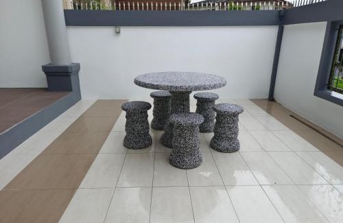 Kuching House | Jk Home Stampin Semi-Detached 10pax 4BedR 3BathR 4Carparks