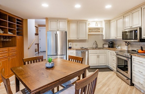 Birch Bay Condo | JL 615: Quiet close to pool and beach, free Wi-Fi!