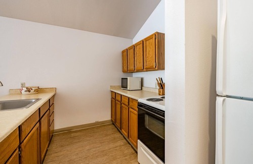 Birch Bay Condo | JL 802: 2 Bedroom Condo, walking distance to restaurants!
