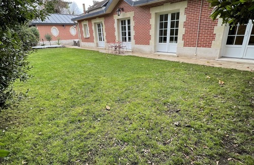 Le Vesinet House | JO 2024 - Maison de Charme à 15mns de Paris Dans un Écrin de Verdure Proche RER
