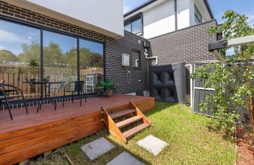 Box Hill South Apartment | Joe-3Bed2Bath New CozyTownhouse