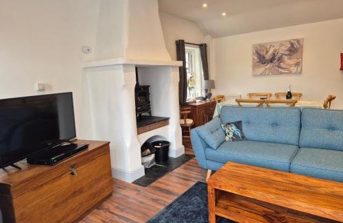 Wedmore House | John's Cottage