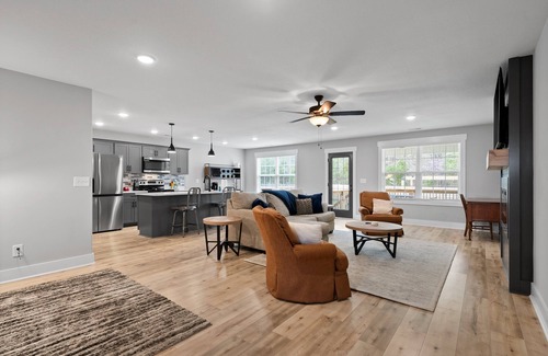 Clarksville House | John's Place (1365 Isaiah Drive)