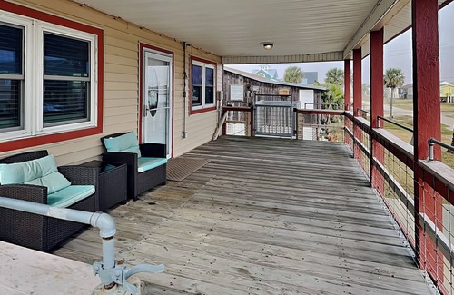 Jamaica Beach House | John Silver Cottage | Across from the Beach!