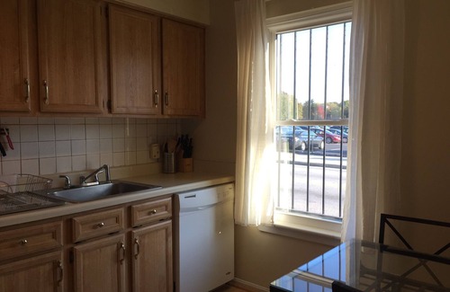 Downtown Baltimore House | Johns Hopkins Medical Campus w/Parking