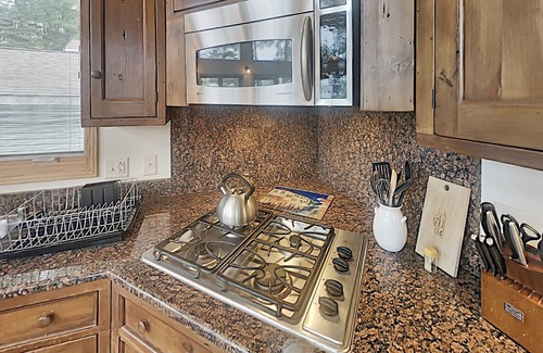 Lake Koshkonong Cabin | Join us on the sandy shores of lake Koshkonong for an escape from the city