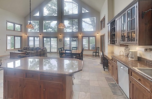 Lake Koshkonong Cabin | Join us on the sandy shores of lake Koshkonong for an escape from the city